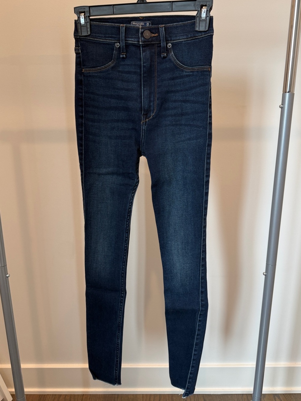 Abercrombie Women’s Dark Blue Ultra High Rise Jean Legging Size 25